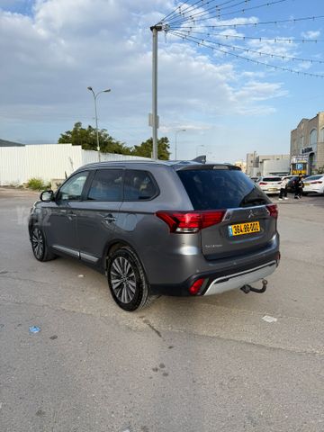 מיצובישי אאוטלנדר