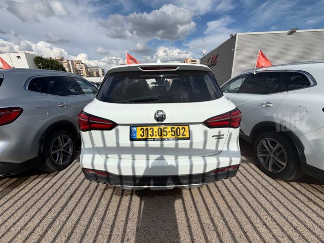 אם ג'י EHS PHEV
