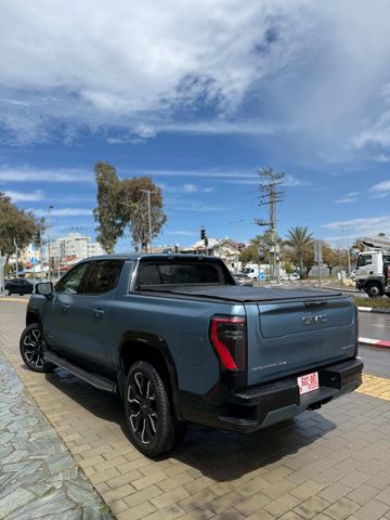 ג'י.אם.סי סיירה EV  