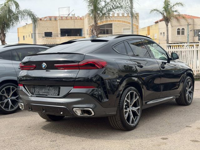 ב מ וו X6