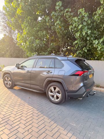 טויוטה RAV4