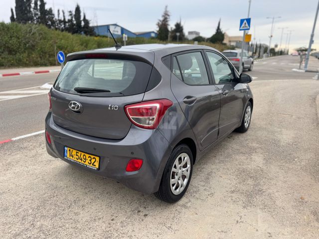 יונדאי i10