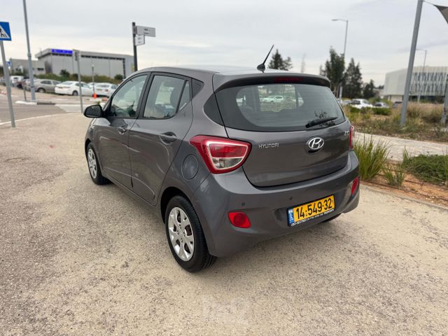 יונדאי i10