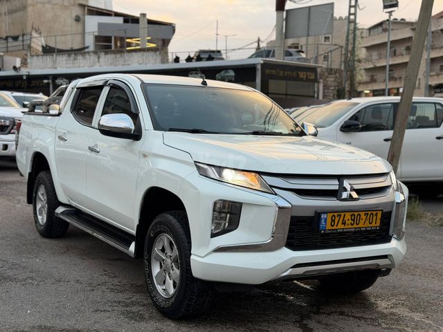 מיצובישי טרייטון / L200
