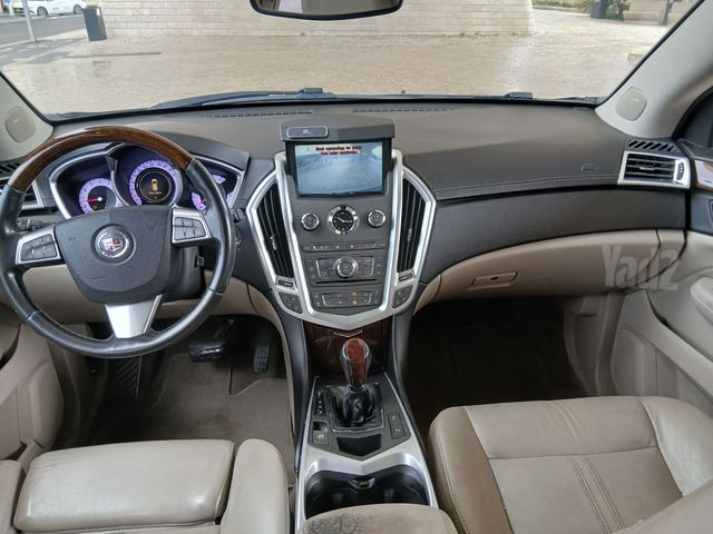 מודעת רכב קאדילק SRX