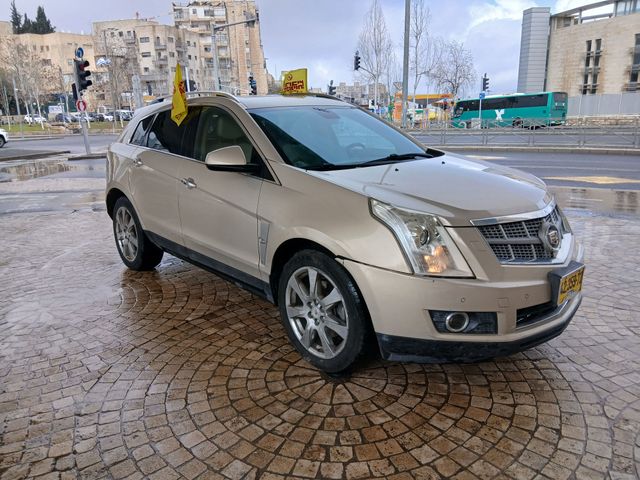 קאדילק SRX