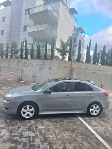 מיצובישי לנסר