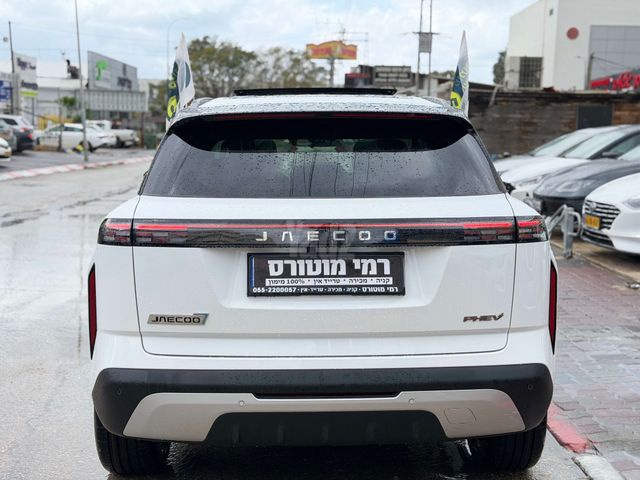 ג'אקו J7