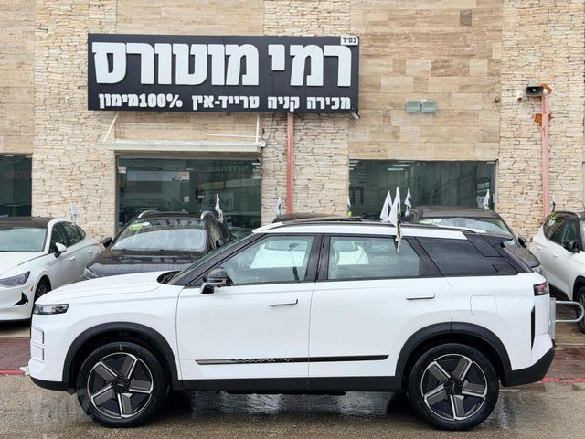 ג'אקו J7