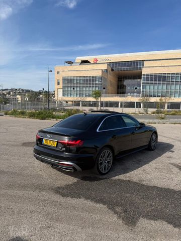 אאודי A4