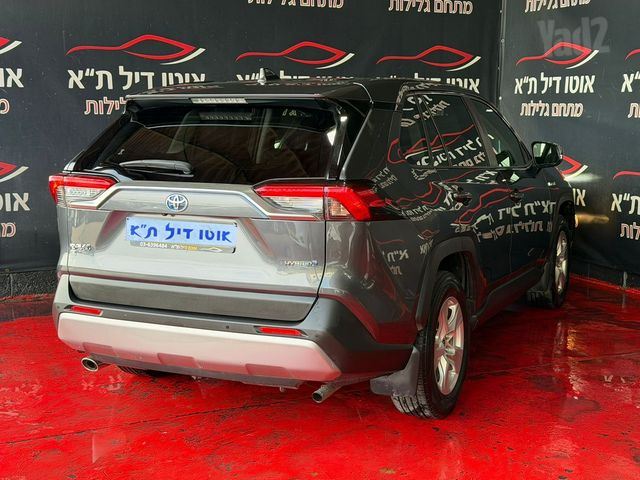 טויוטה RAV4