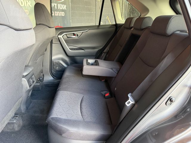 טויוטה RAV4
