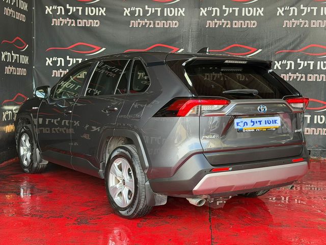 טויוטה RAV4