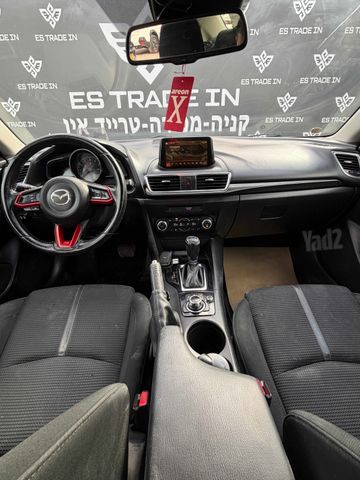 מאזדה 3