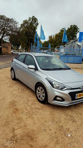 מודעת רכב יונדאי i20