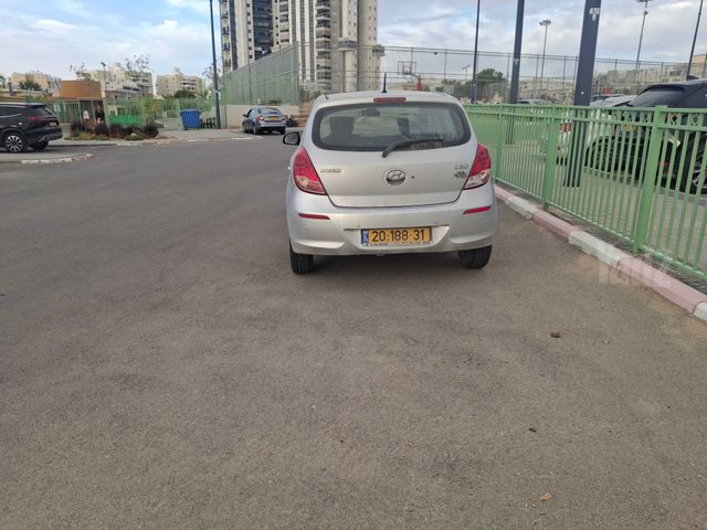יונדאי i20