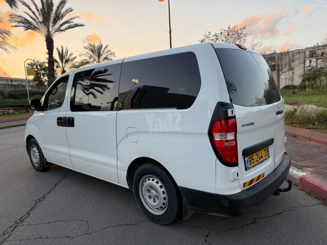 יונדאי H-1 / i800