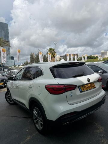 אם ג'י EHS PHEV