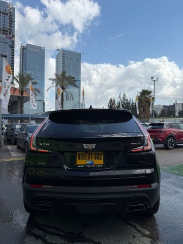 קאדילק XT4