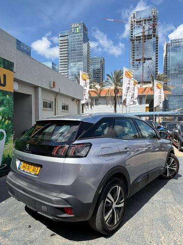 פיג'ו 3008