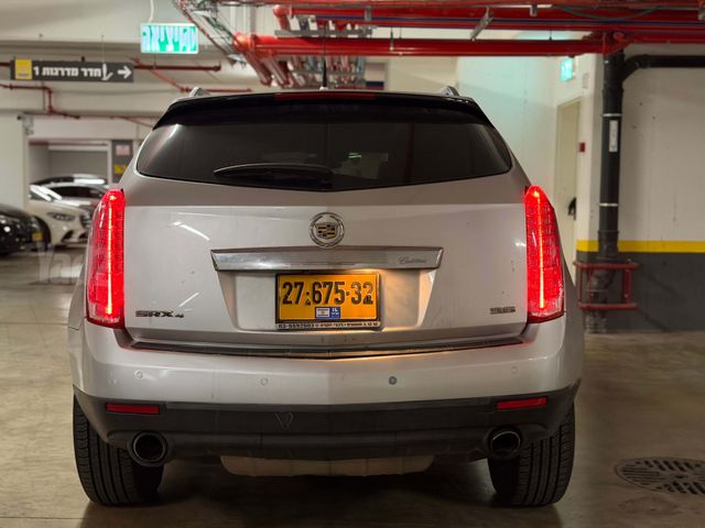 קאדילק SRX