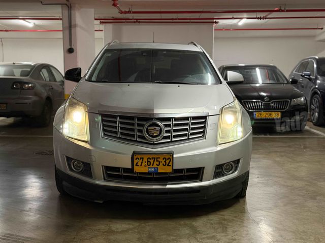מודעת רכב קאדילק SRX