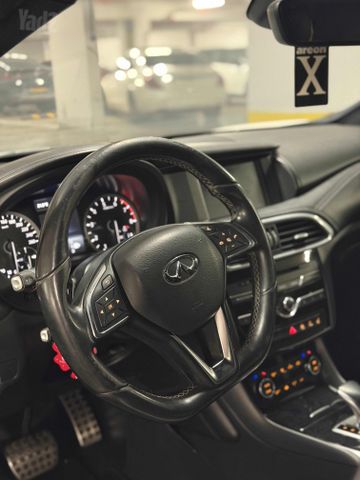 אינפיניטי Q30