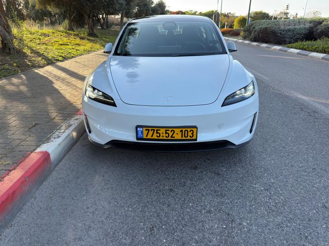 טסלה מודל 3