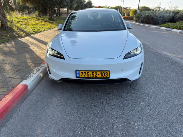 טסלה מודל 3