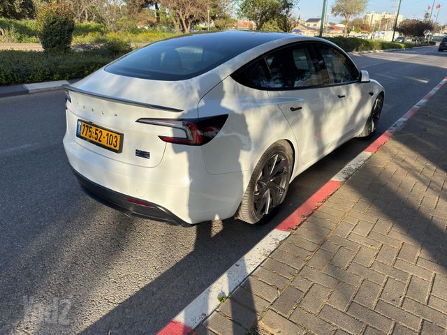 טסלה מודל 3