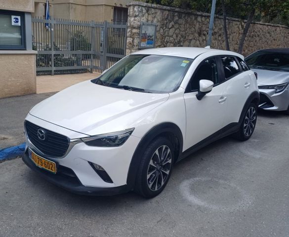 מודעת רכב מאזדה CX-3