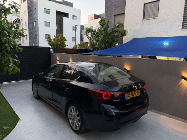 מאזדה 3