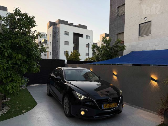 מאזדה 3