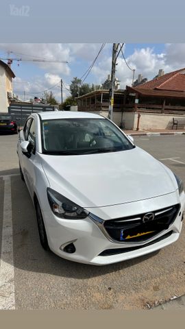 מודעת רכב מאזדה 2
