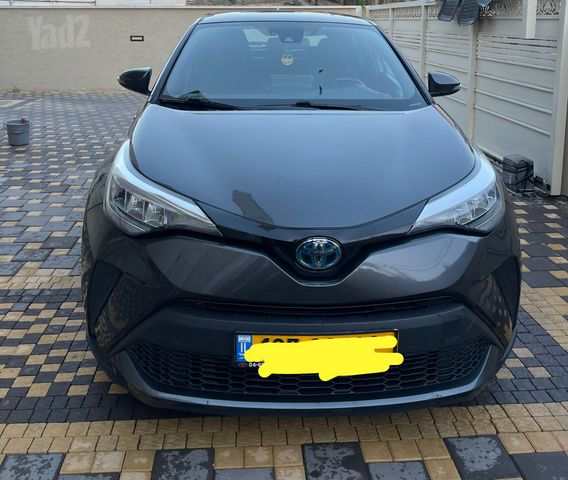 מודעת רכב טויוטה C-HR
