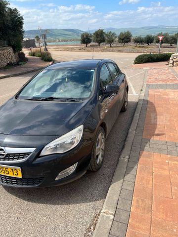 אופל אסטרה