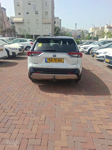 טויוטה RAV4