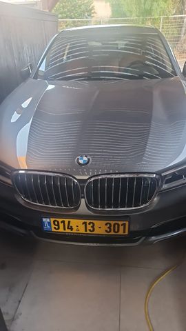 מודעת רכב ב מ וו סדרה 7
