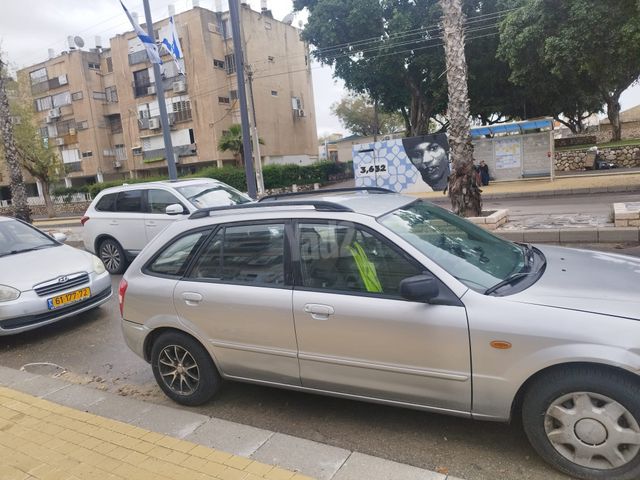 מודעת רכב מאזדה 323