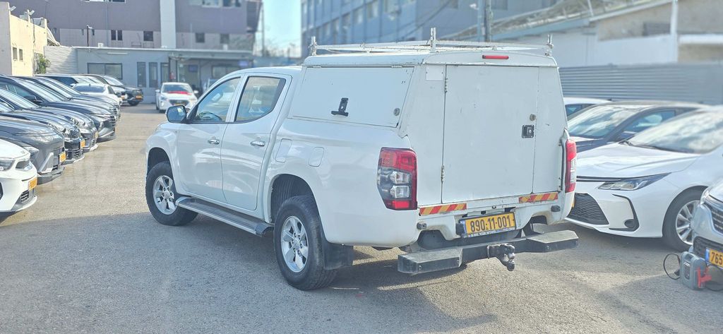מיצובישי טרייטון / L200
