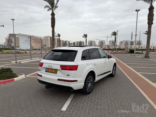 אאודי Q7