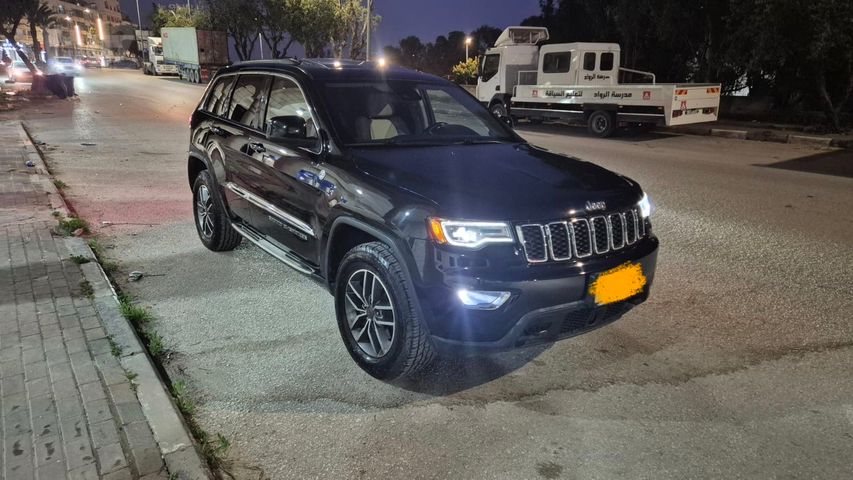 מודעת רכב ג'יפ גרנד צ'ירוקי