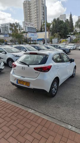 מודעת רכב מאזדה 2 2