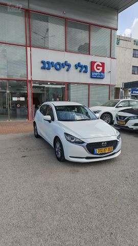 מודעת רכב מאזדה 2