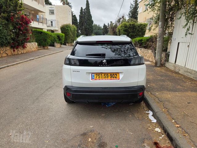 פיג'ו 3008