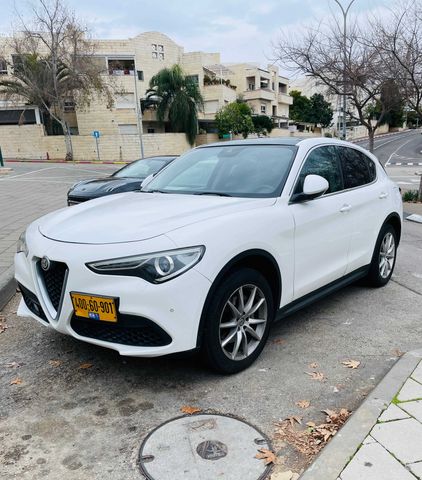 אלפא רומיאו סטלביו