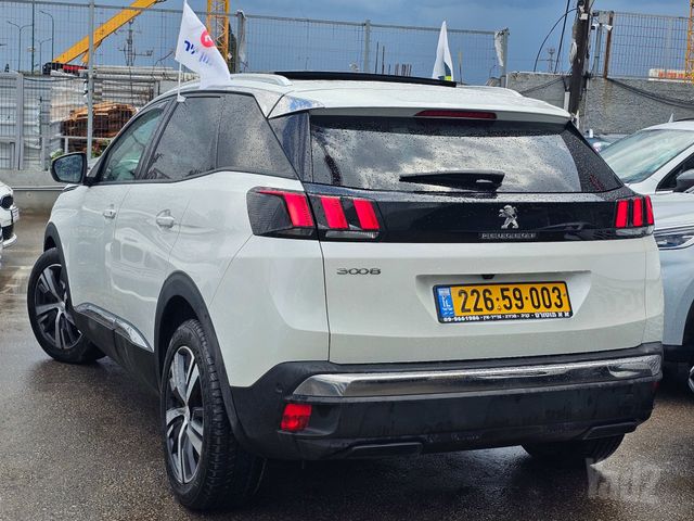 פיג'ו 3008