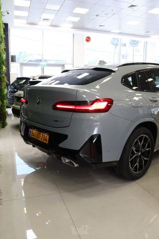 ב מ וו X4