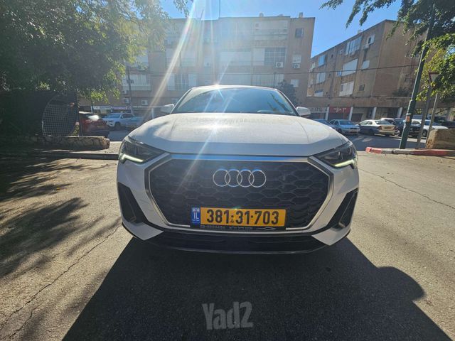 אאודי Q3