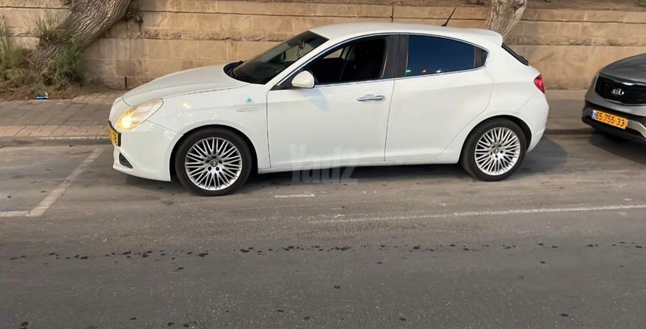אלפא רומיאו ג'ולייטה